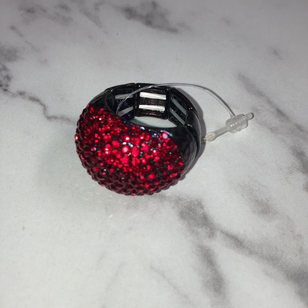 NWT Mia ring (costume jewelry)